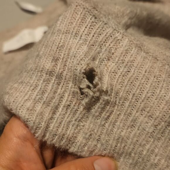 Astr The Label Ladies Diamond Pattern Sweater in Oatmeal - Size XS - Picture 7 of 8